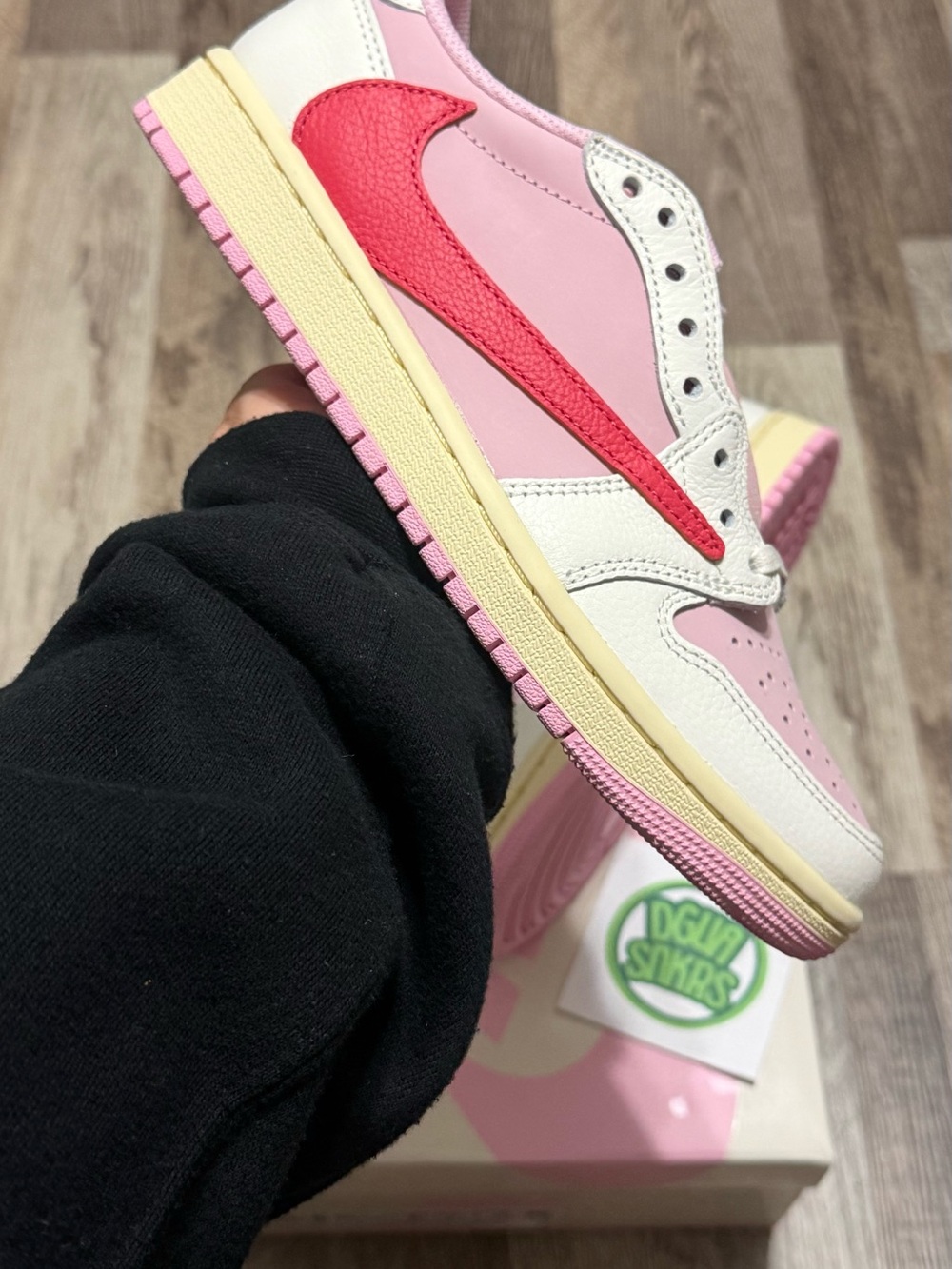 Jordan 1 low × Travis Scott Sail Tropical Pink